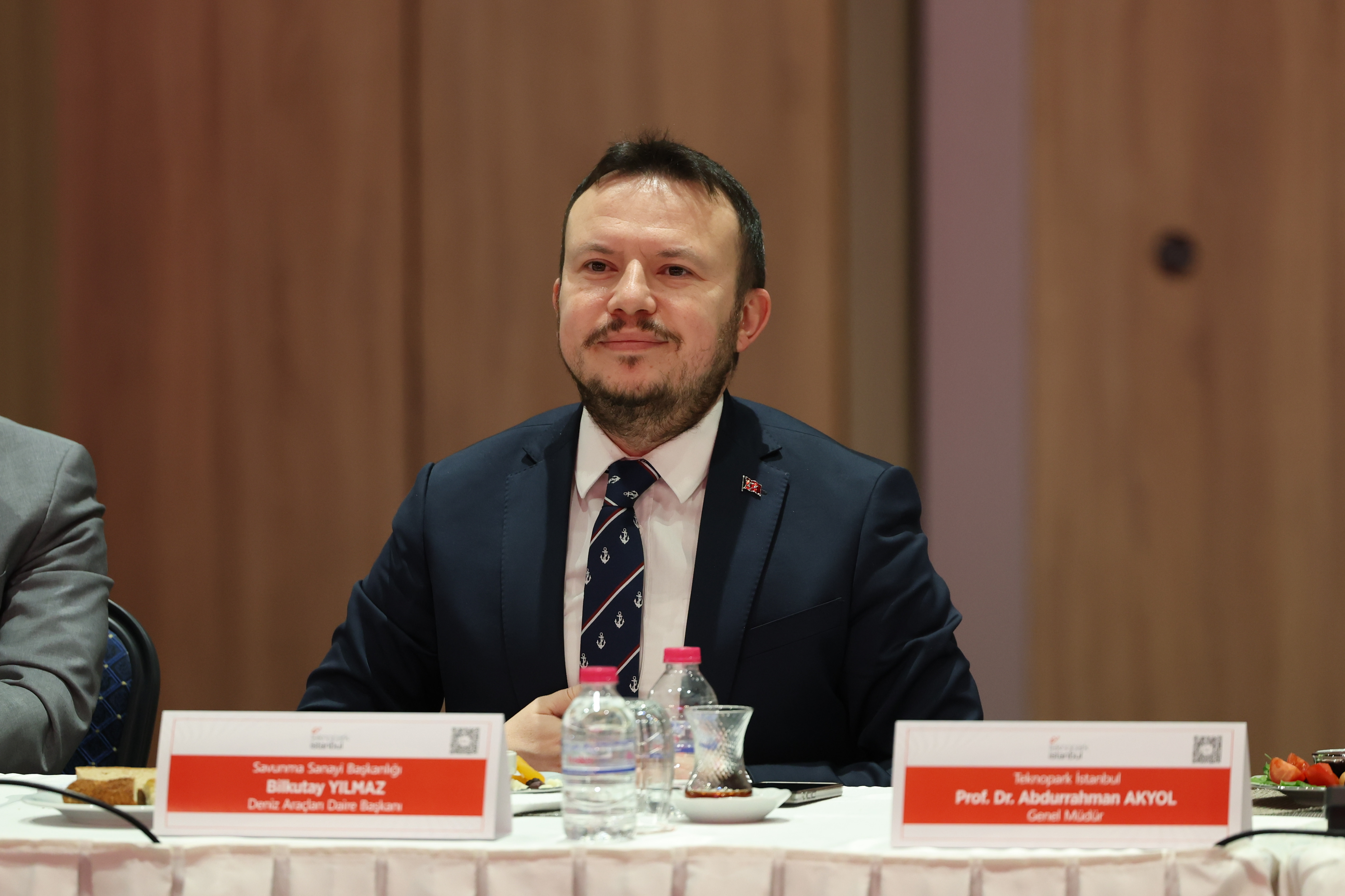 Kahvaltı Buluşmalarının 6’ıncısı T.C. Cumhurbaşkanlığı Savunma Sanayi Başkanlığı Deniz Araçları Daire Başkanı Bilkutay Yılmaz’ın katılımıyla Gerçekleştirildi